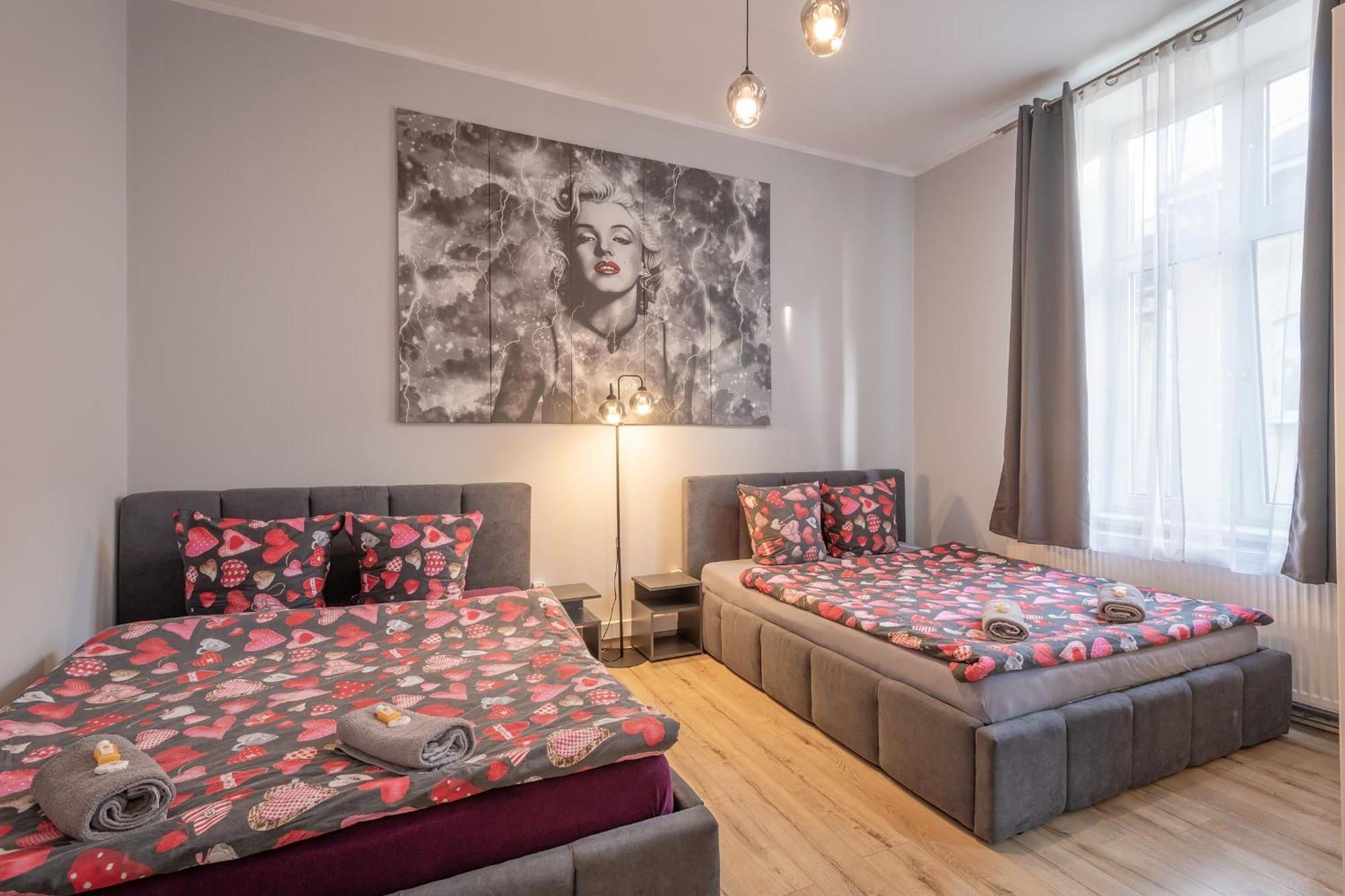 70S Hostel Krakow Ngoại thất bức ảnh
