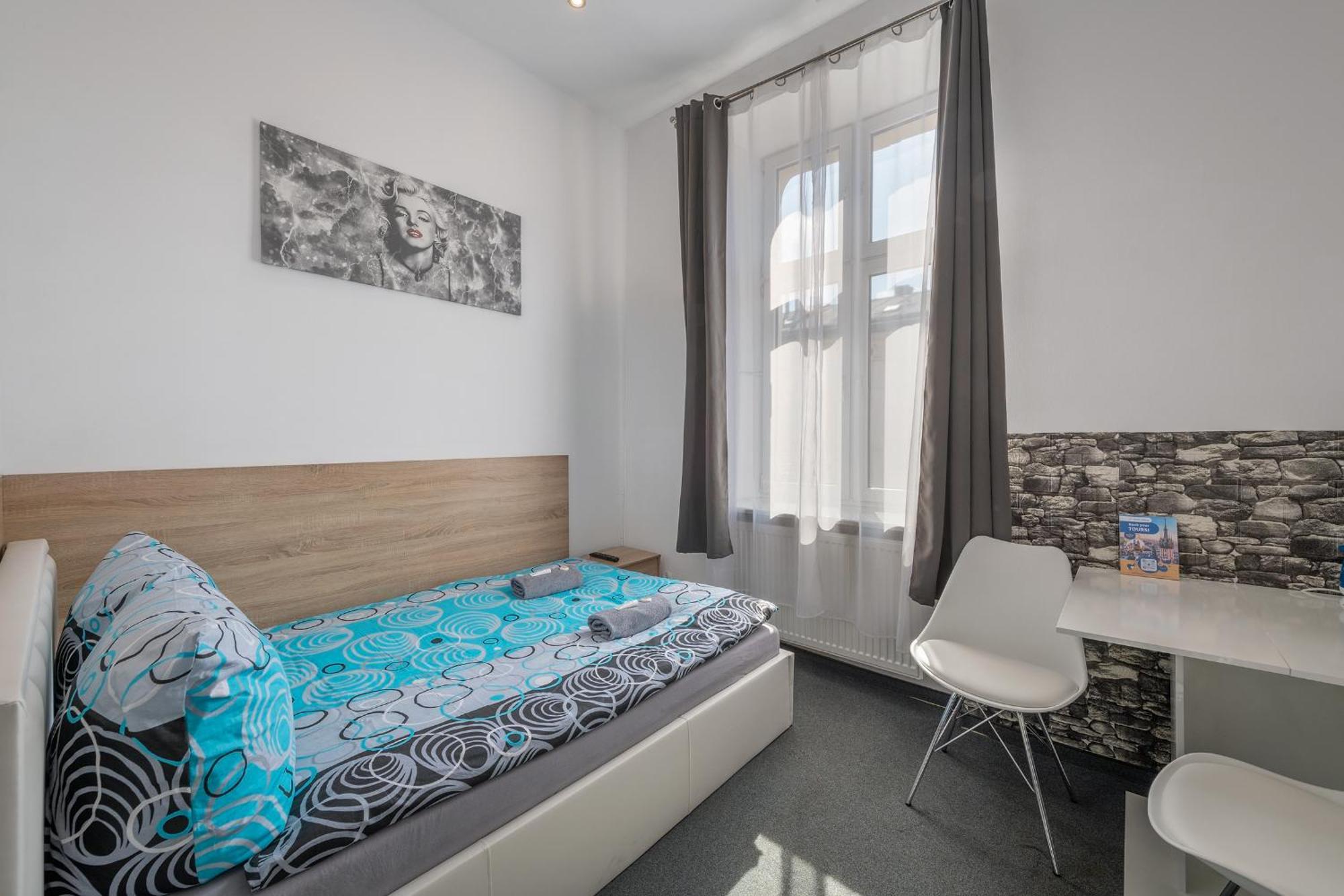 70S Hostel Krakow Ngoại thất bức ảnh